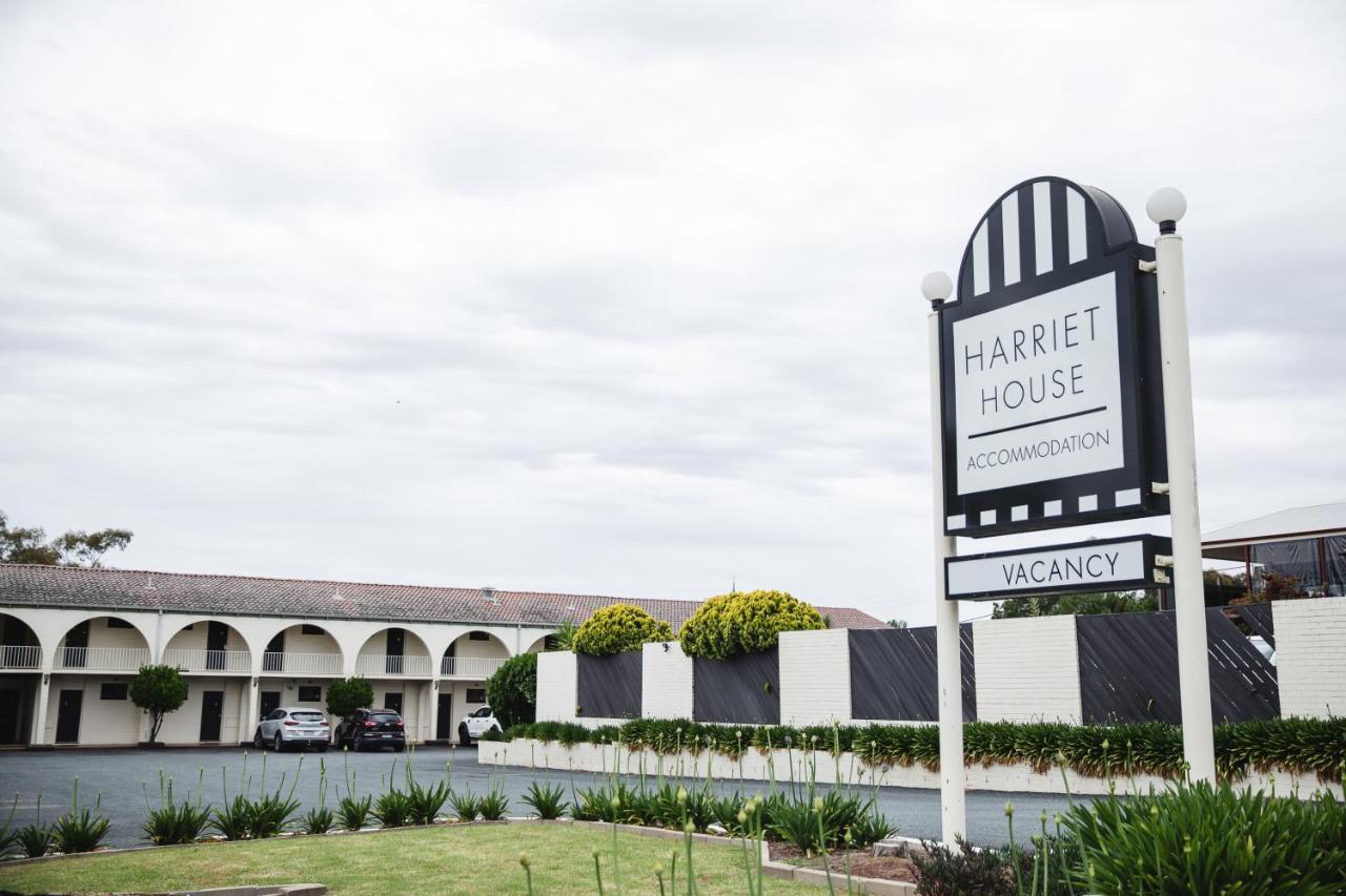 Harriet House Tumut Motel Екстериор снимка